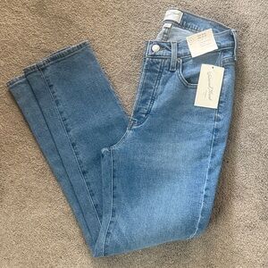NWT Universal Threads Mid-Rise 80s Slim Light Blue Jeans Size 4